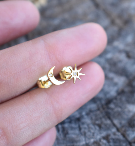 Gold Moon & Star Stud Earrings-18k