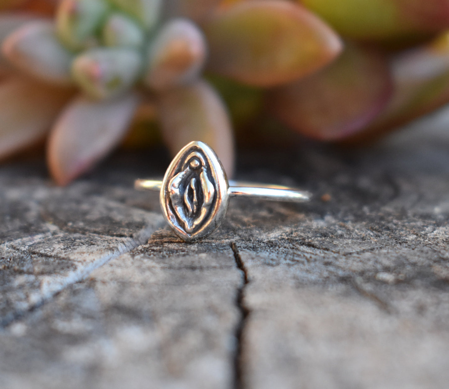 Yoni Ring- Pussy Ring, Vulva Ring, Feminist Ring, Empowerment-Vagina Ring-Silver & Gold