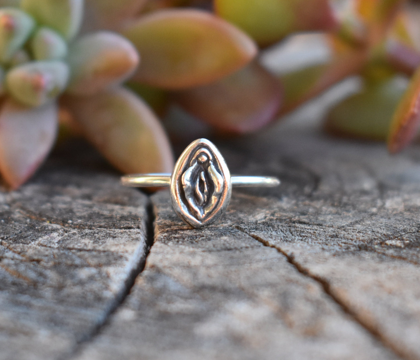 Yoni Ring- Pussy Ring, Vulva Ring, Feminist Ring, Empowerment-Vagina Ring-Silver & Gold