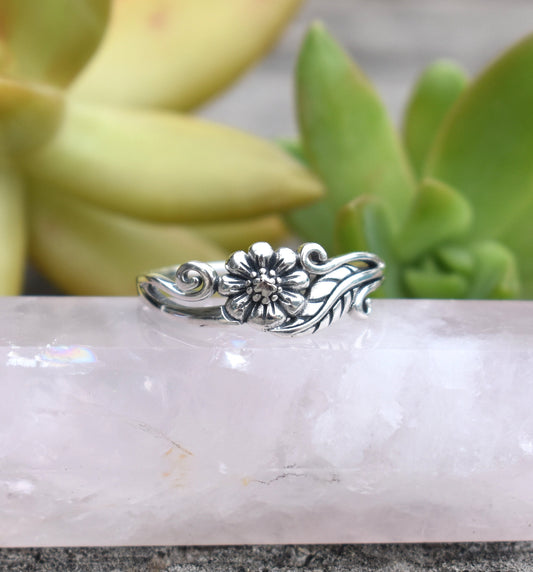 Flower Ring- Floral Ring, Daisy Ring, Y2k Ring- Cottagecore-Sterling Silver Ring