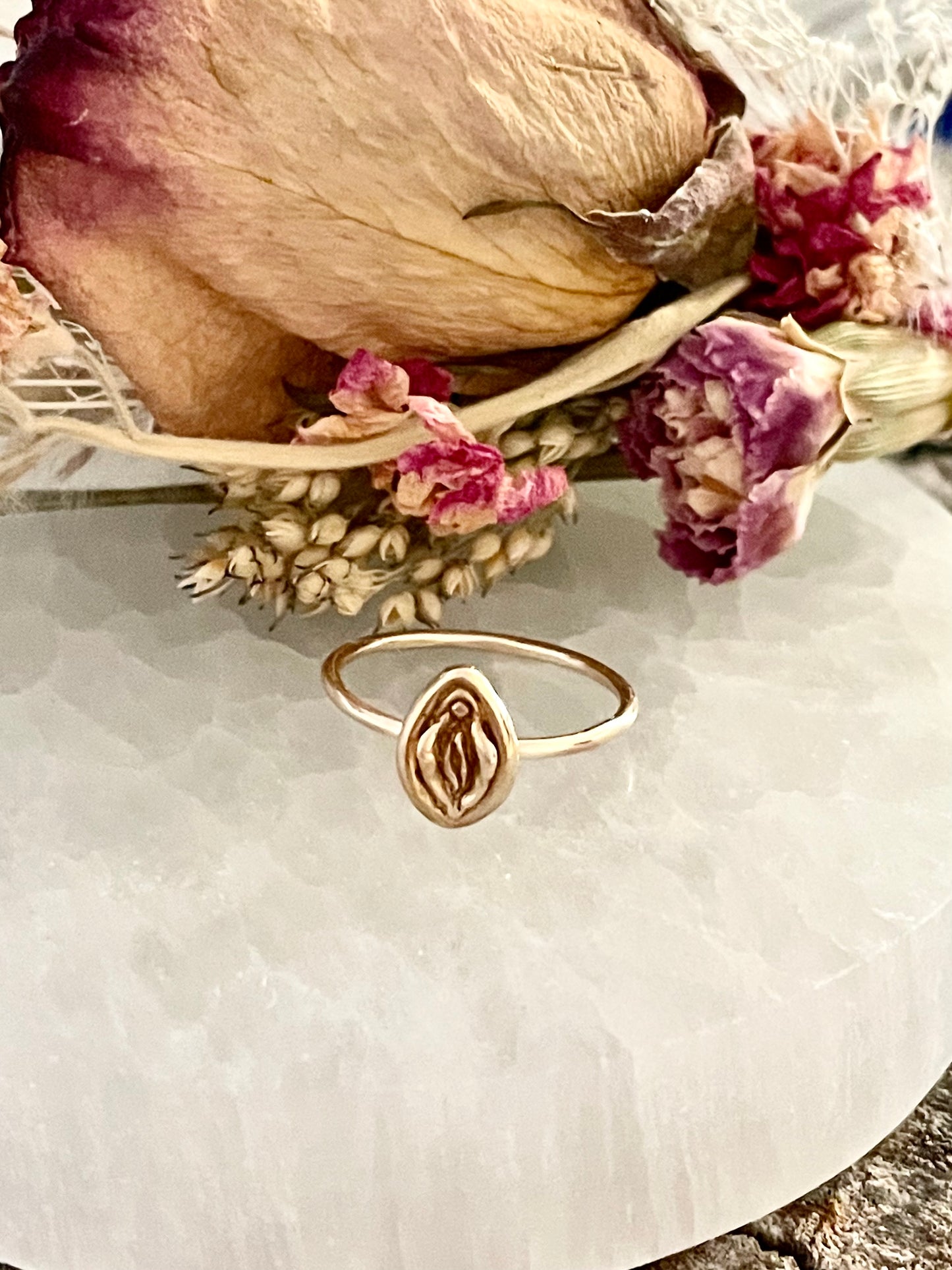 Yoni Ring- Pussy Ring, Vulva Ring, Feminist Ring, Empowerment-Vagina Ring-Silver & Gold