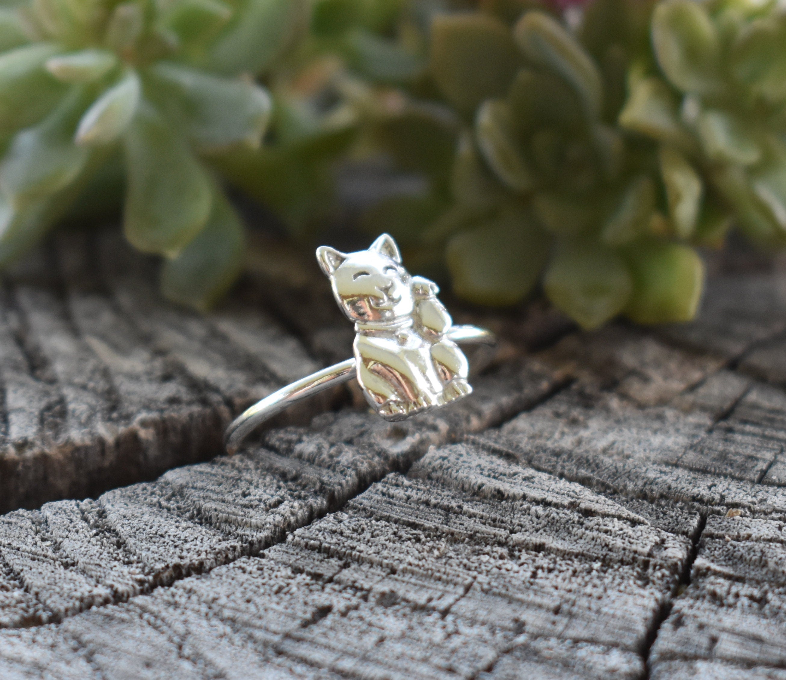 Lucky cat best sale ring