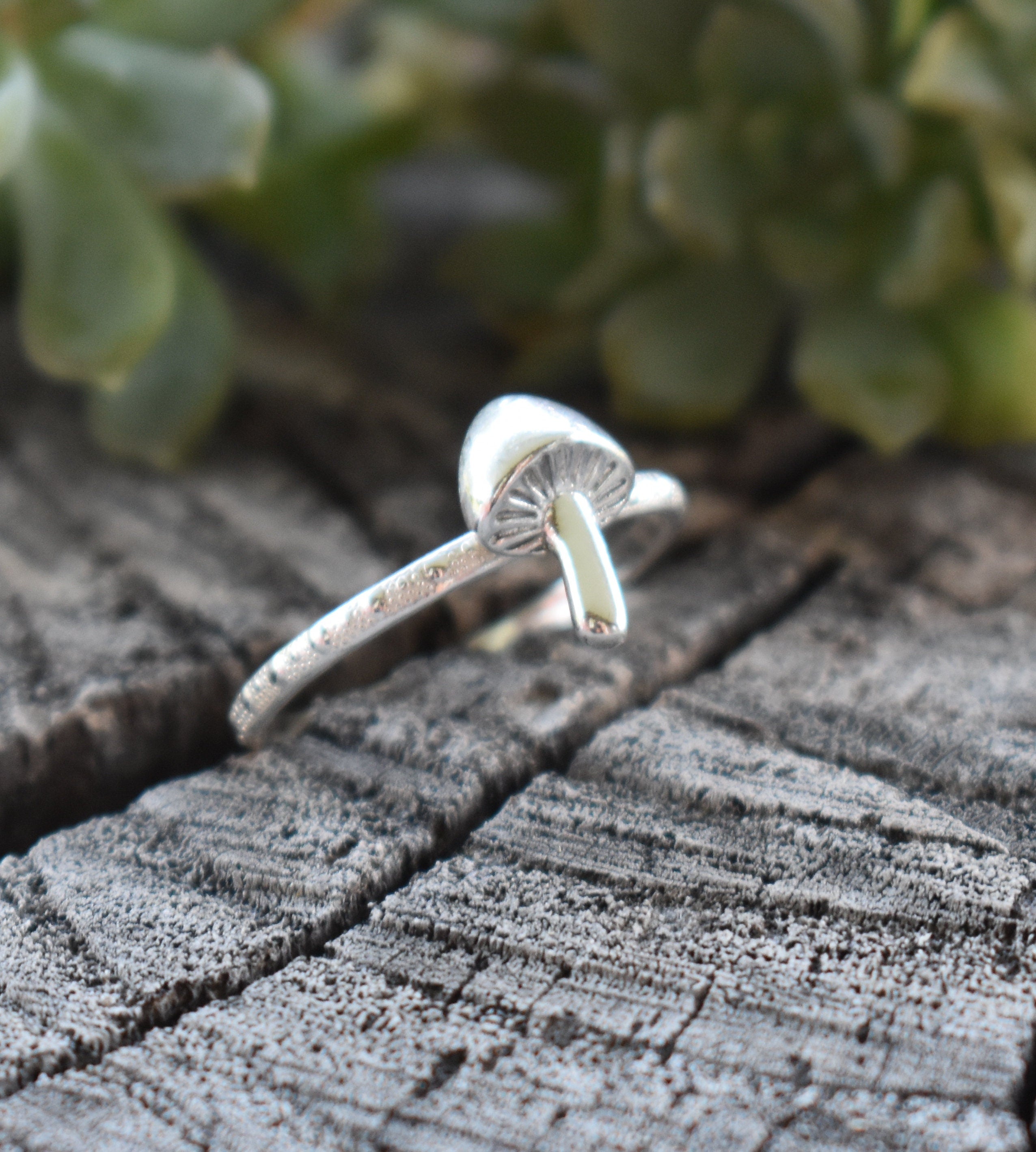 Mushroom silver outlet ring