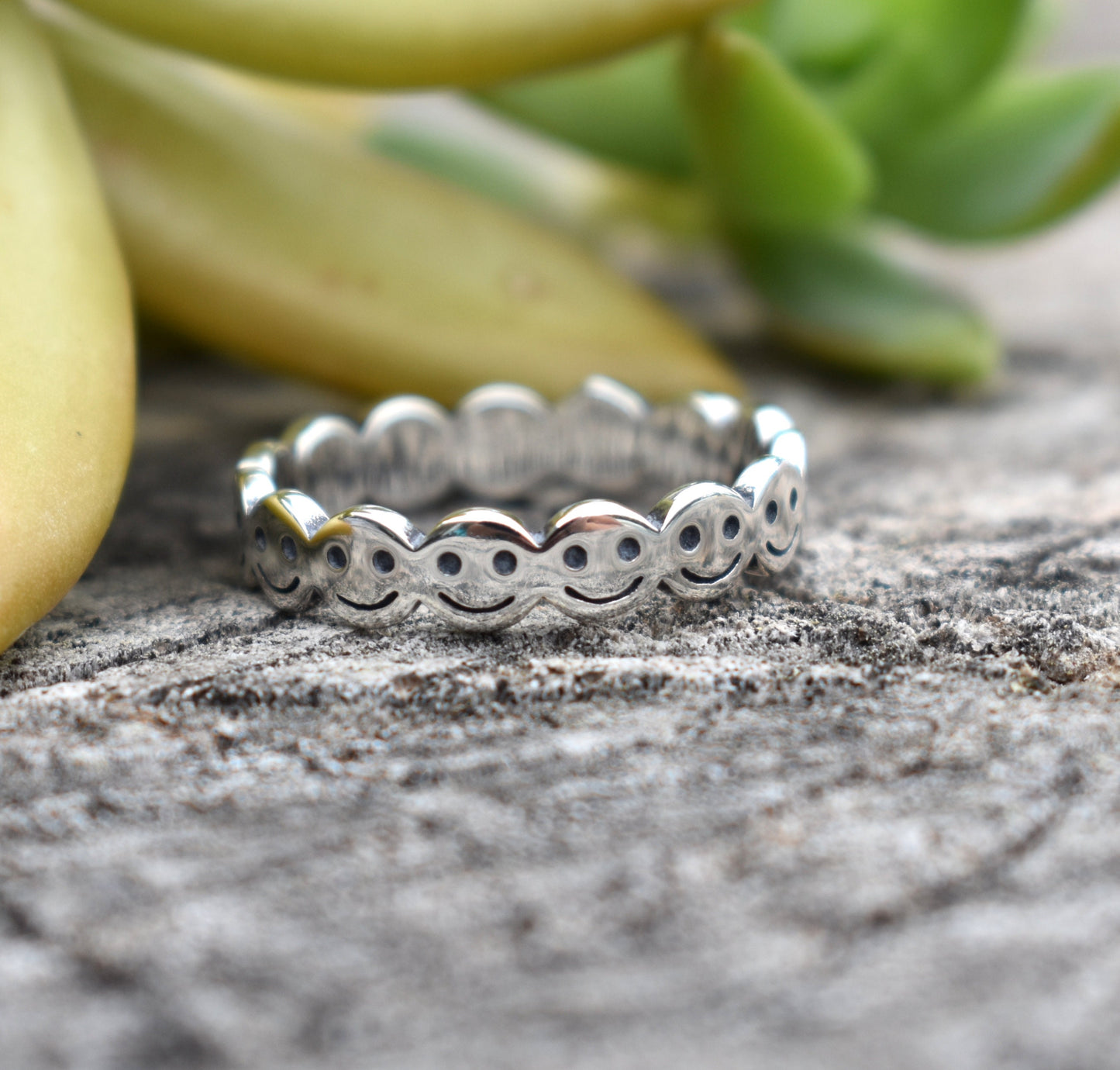 Smiley Face Ring- Emoji Ring, Happy Face Ring, Y2k Ring- Silver Happy Face
